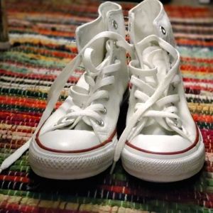 White converse 7.5